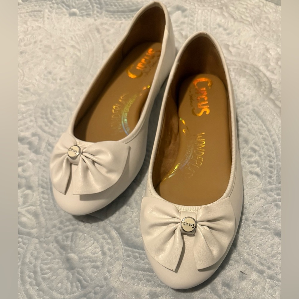 Sam Edelman White Flats with Bow Detail